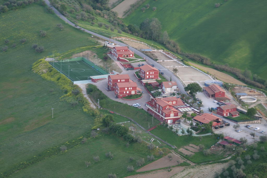 Fattoria Cerreto Hotel Mosciano Sant'Angelo Ngoại thất bức ảnh