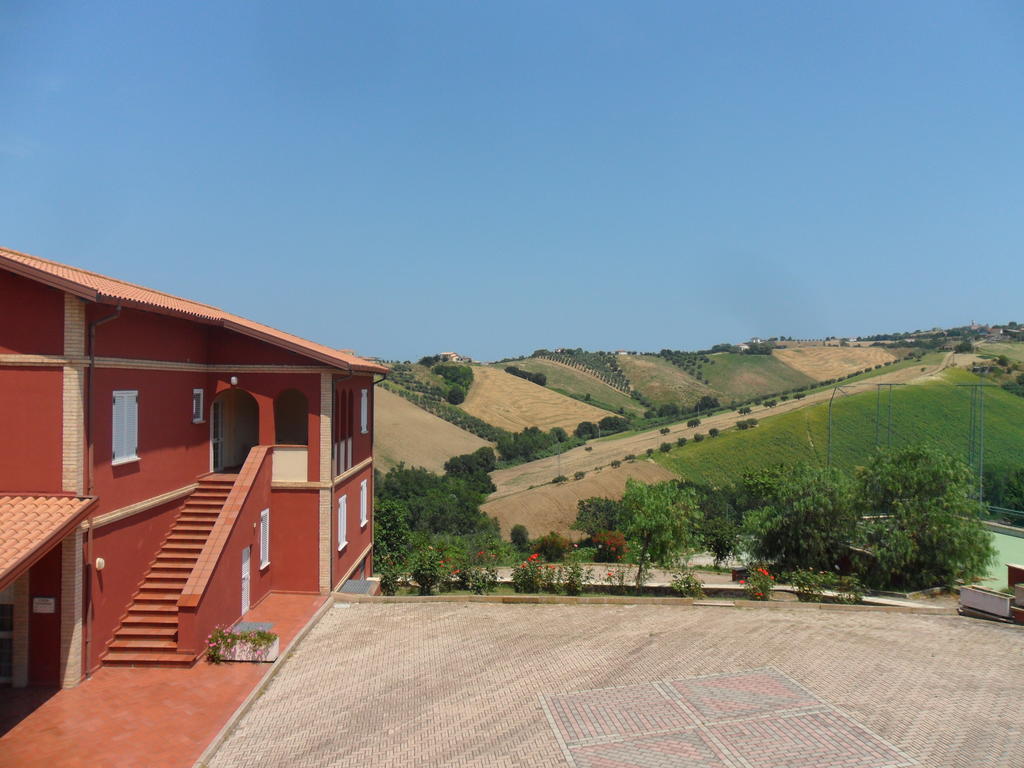 Fattoria Cerreto Hotel Mosciano Sant'Angelo Ngoại thất bức ảnh