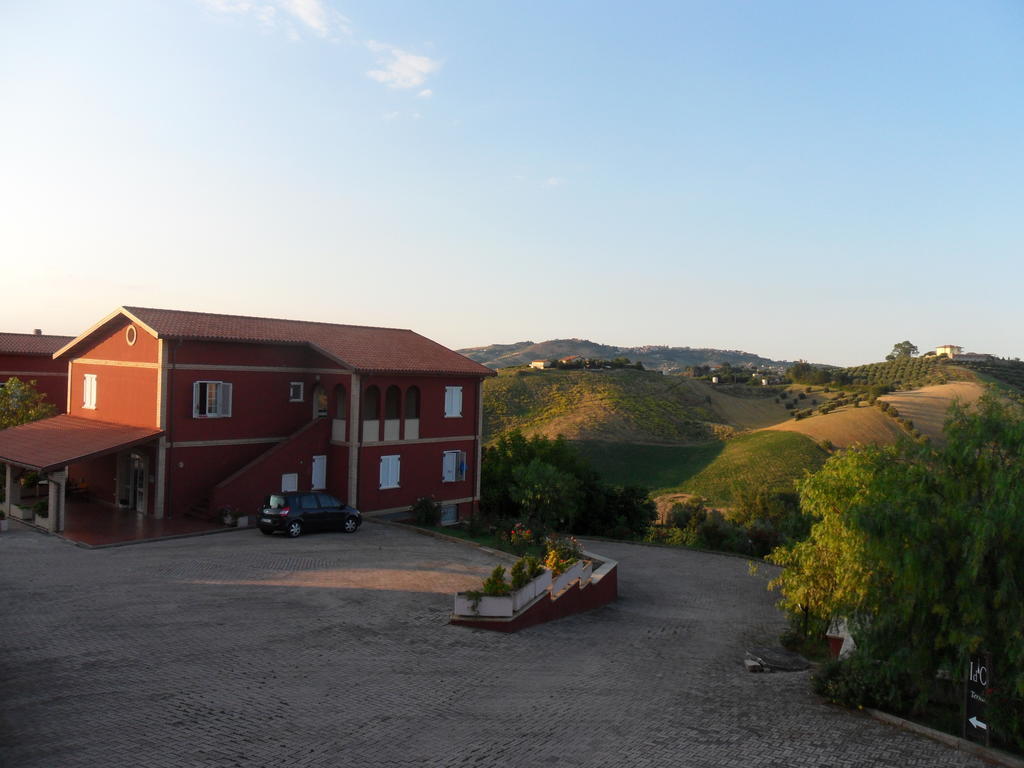 Fattoria Cerreto Hotel Mosciano Sant'Angelo Ngoại thất bức ảnh