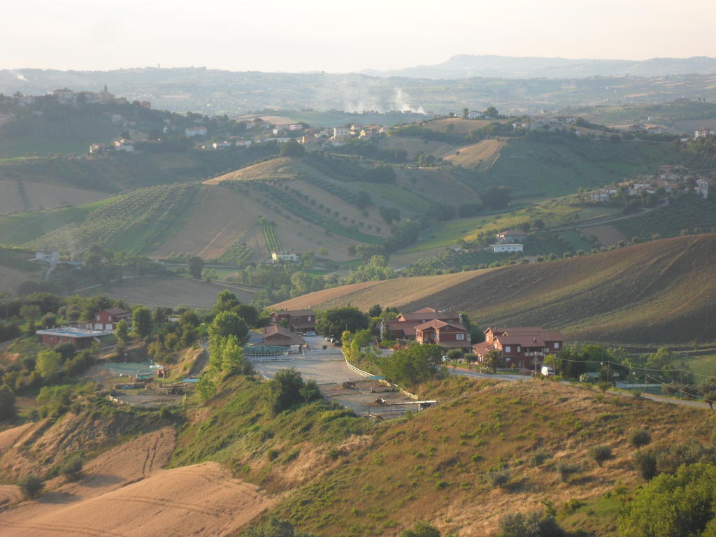 Fattoria Cerreto Hotel Mosciano Sant'Angelo Ngoại thất bức ảnh