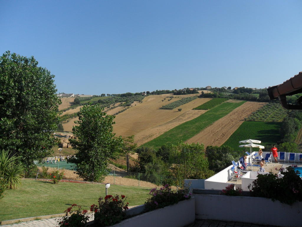 Fattoria Cerreto Hotel Mosciano Sant'Angelo Ngoại thất bức ảnh