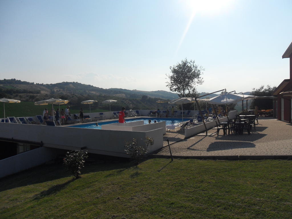 Fattoria Cerreto Hotel Mosciano Sant'Angelo Ngoại thất bức ảnh