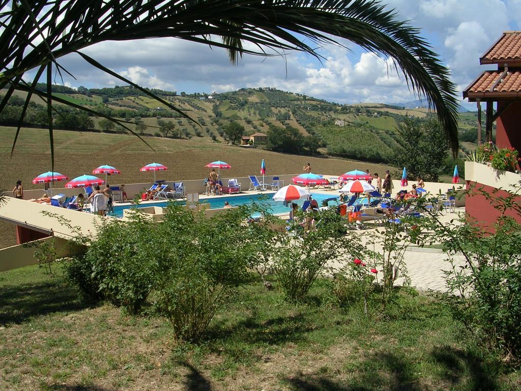 Fattoria Cerreto Hotel Mosciano Sant'Angelo Ngoại thất bức ảnh